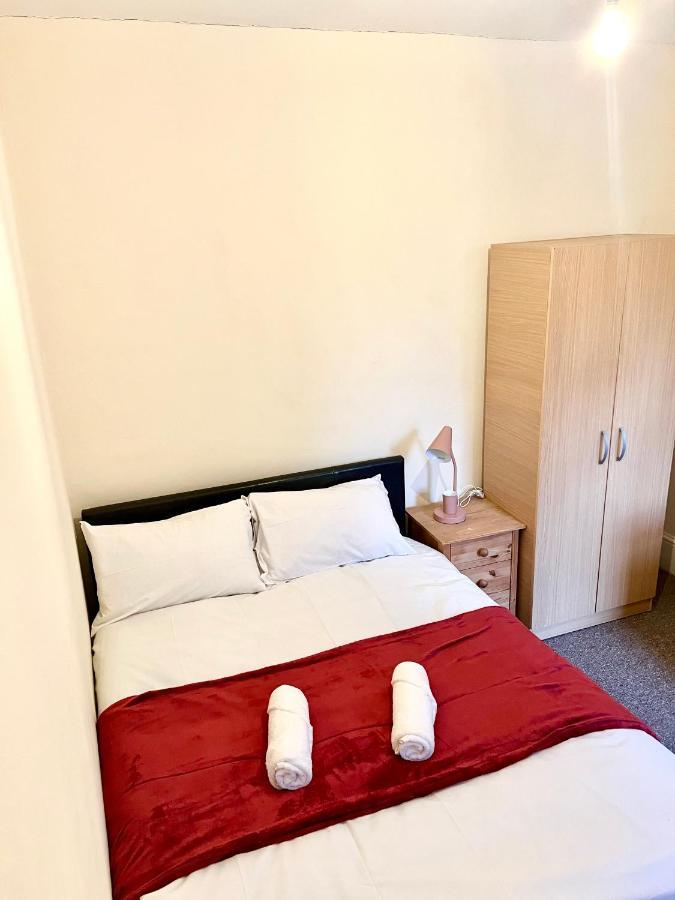 Aldgate Holiday Rooms London Bagian luar foto
