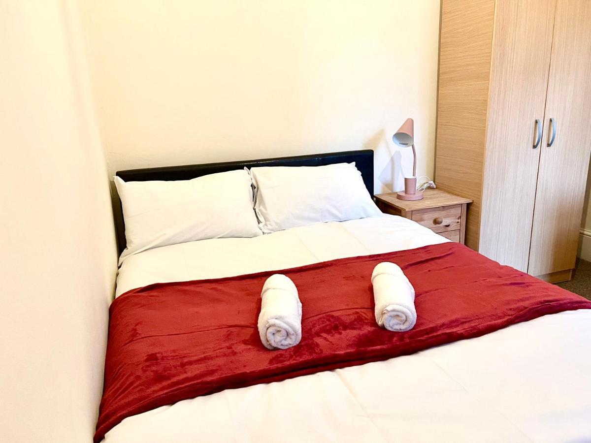 Aldgate Holiday Rooms London Bagian luar foto