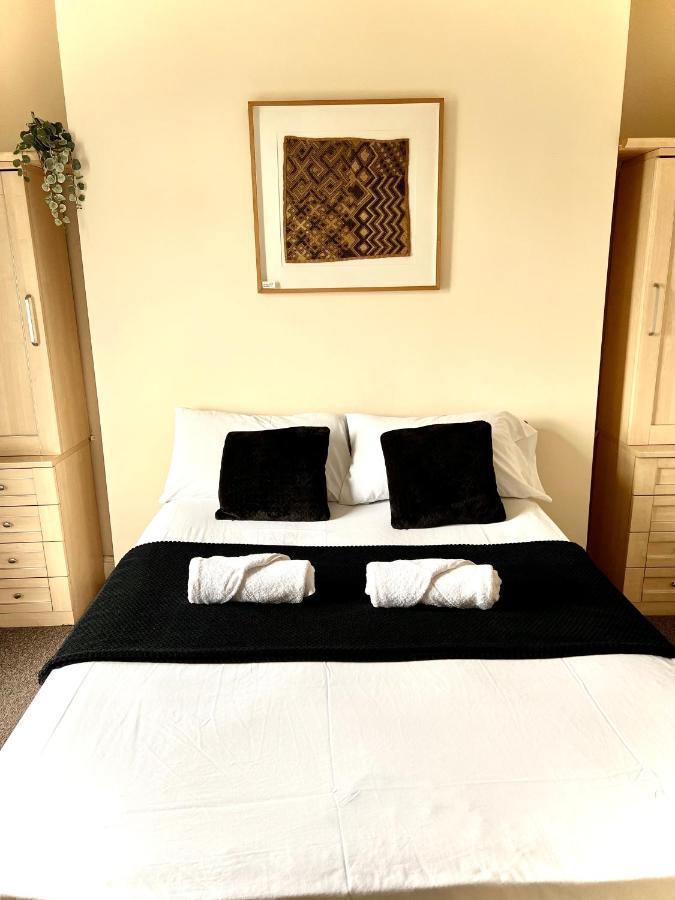 Aldgate Holiday Rooms London Bagian luar foto