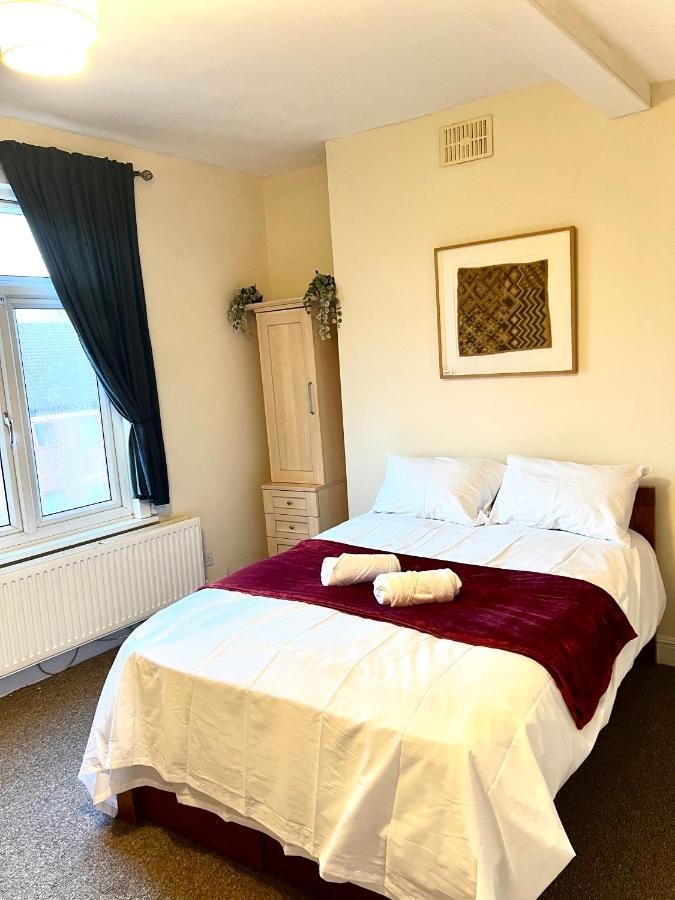 Aldgate Holiday Rooms London Bagian luar foto