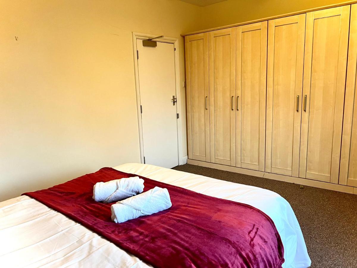 Aldgate Holiday Rooms London Bagian luar foto