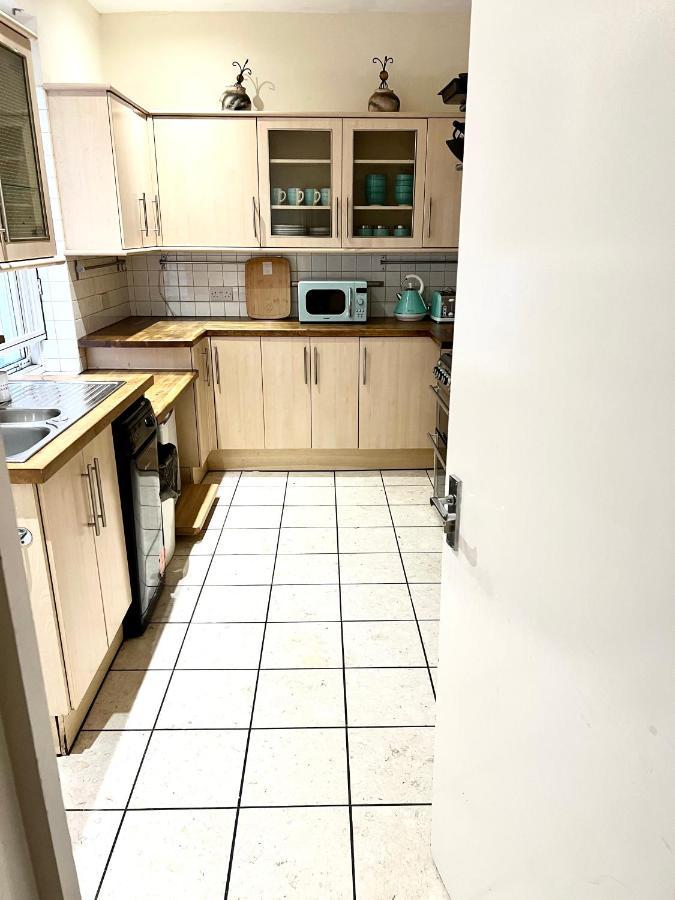 Aldgate Holiday Rooms London Bagian luar foto