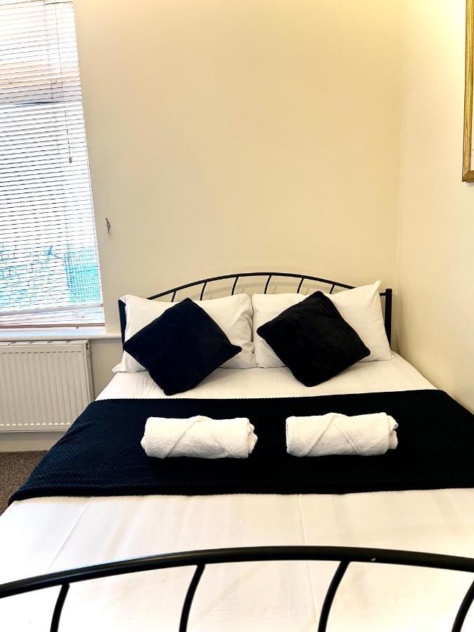 Aldgate Holiday Rooms London Bagian luar foto