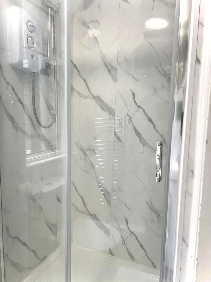 Aldgate Holiday Rooms London Bagian luar foto
