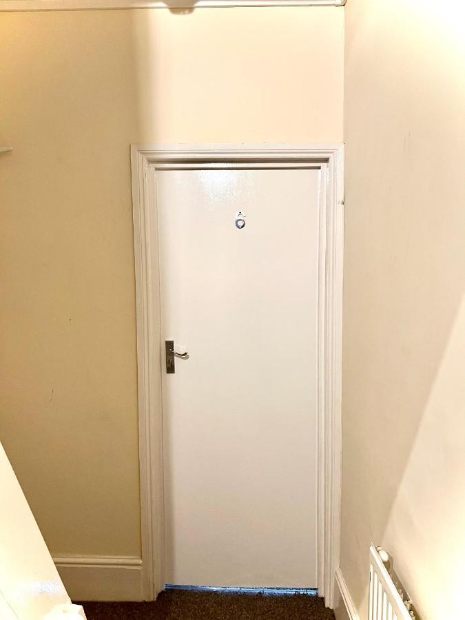 Aldgate Holiday Rooms London Bagian luar foto