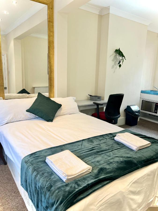 Aldgate Holiday Rooms London Bagian luar foto